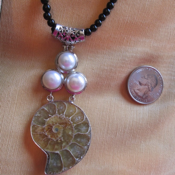 Fossil Ammonite Shell and Pearls Onyx Necklace - Picture 2 of 4